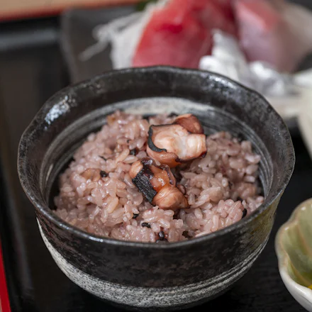 【横須賀】佐島名物「たこ飯」と新鮮刺身!仲買人の海鮮居酒屋「漁師小屋 太田和店」